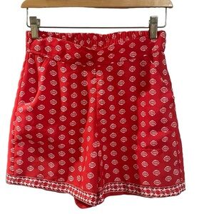 Max Studio Red Print Crepe Shorts. Size S